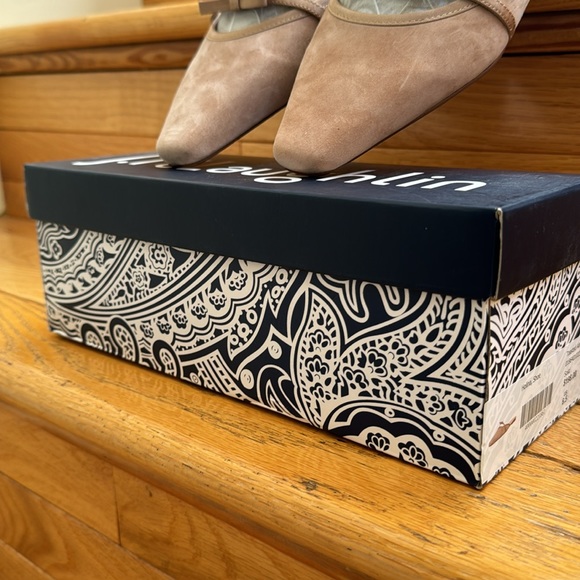 CCO PRICE TODAY 🔥🔥 NIB J. McLaughlin Almond Toes Solid Suede Mules Size 6.5 - Picture 7 of 7